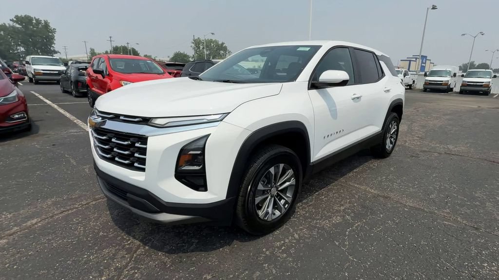 Used 2026 Chevrolet Equinox LT w/ Convenience Package II FWD image 4