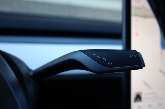 Used 2023 Tesla Model 3 Standard Range image 37