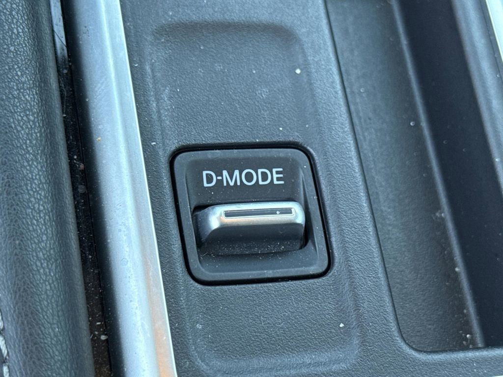 Certified 2023 Nissan Pathfinder SV FWD image 36