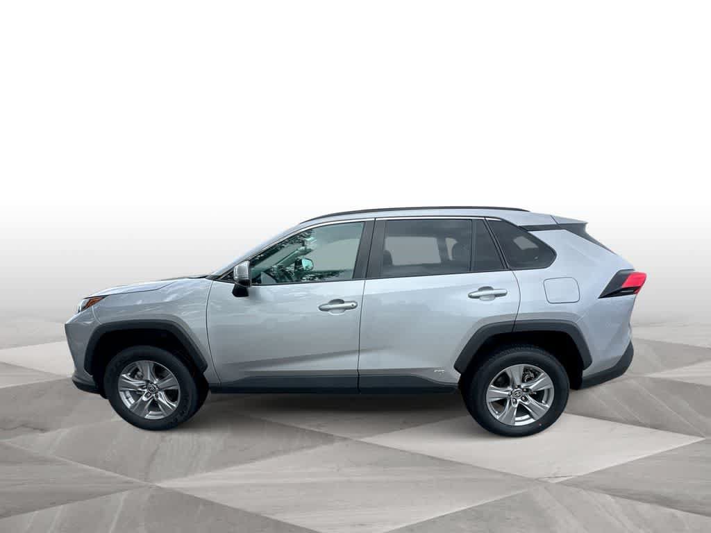 Used 2023 Toyota RAV4 LE AWD/4WD image 5