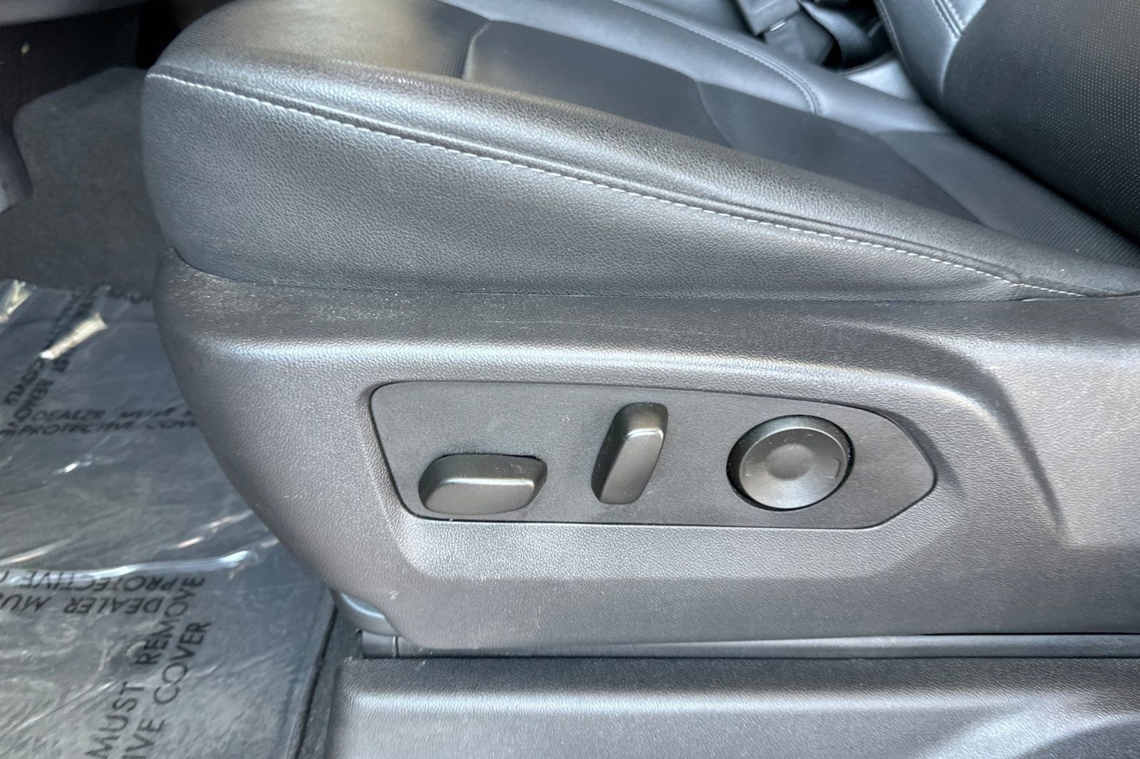 Used 2025 GMC Sierra 1500 SLT RWD image 12