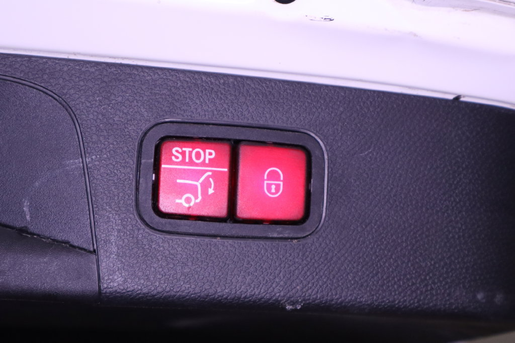 Used 2019 Mercedes-Benz GLC 300 4MATIC image 37