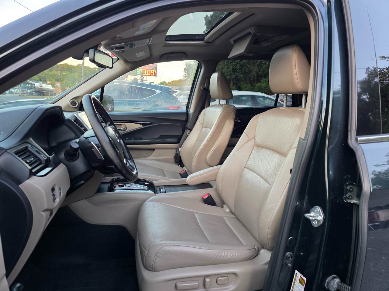 Used 2016 Honda Pilot Elite image 9