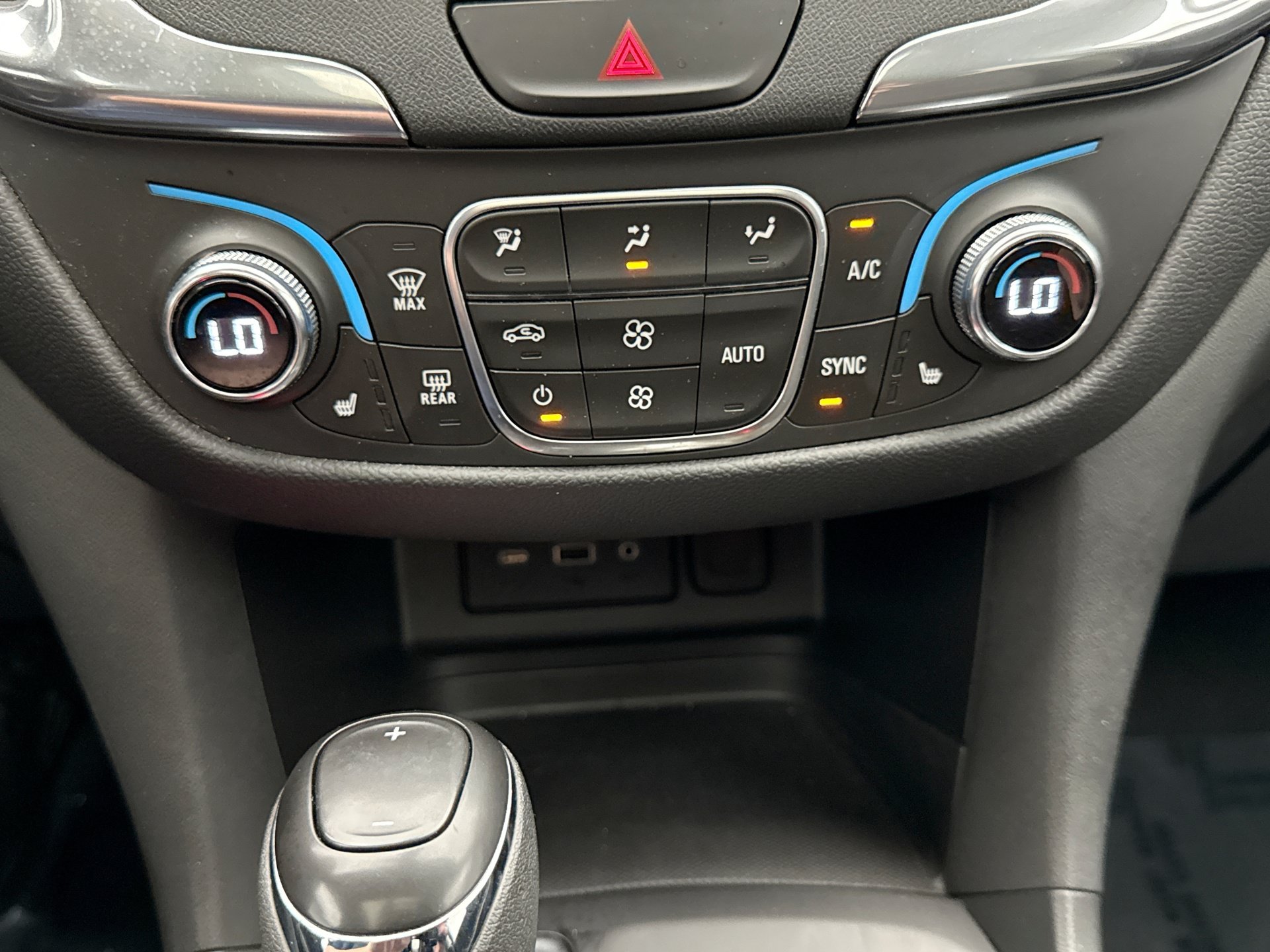 Used 2020 Chevrolet Equinox LT AWD/4WD image 15
