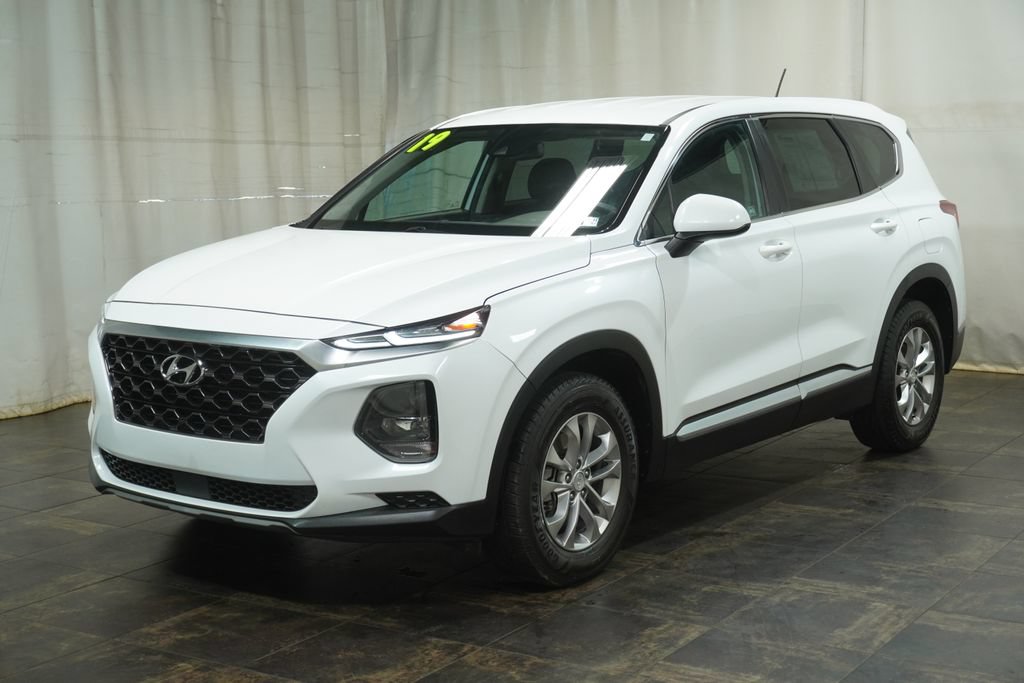 Used 2019 Hyundai Santa Fe SE AWD/4WD image 2