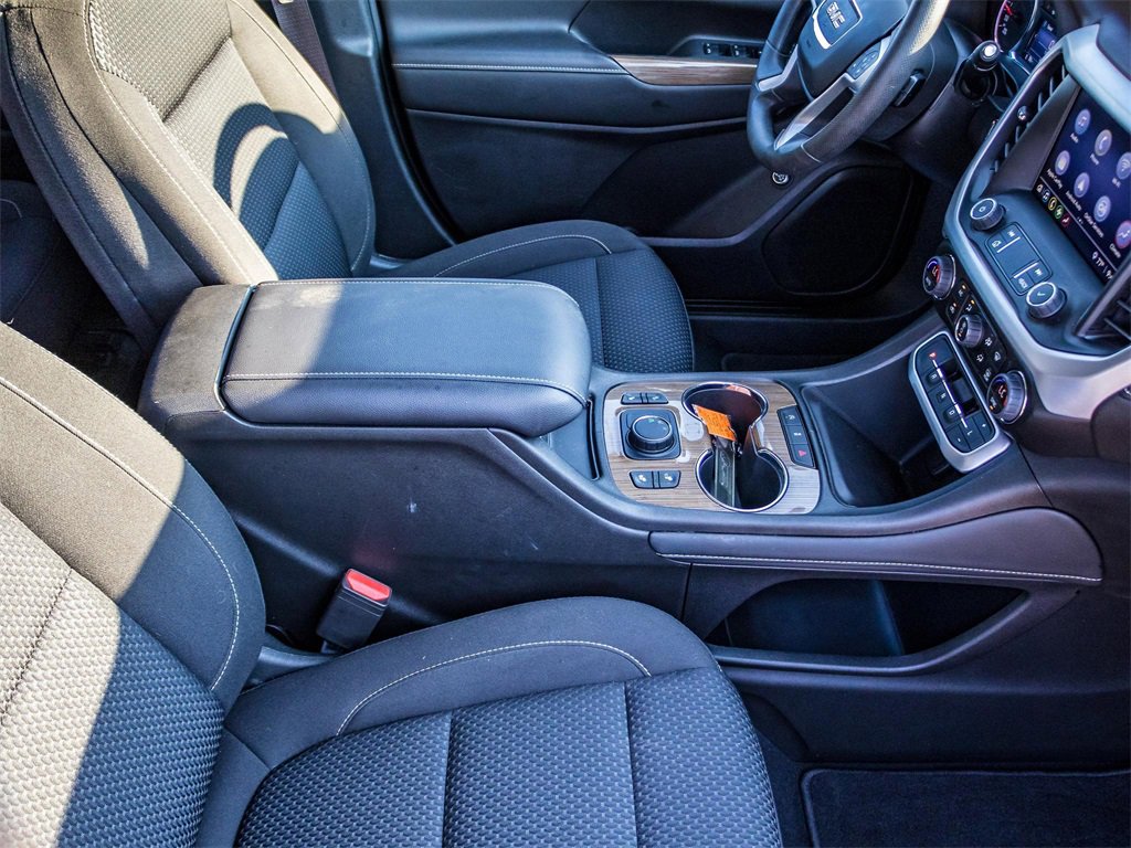 Used 2023 GMC Acadia SLE w/ Driver Convenience Package image 16