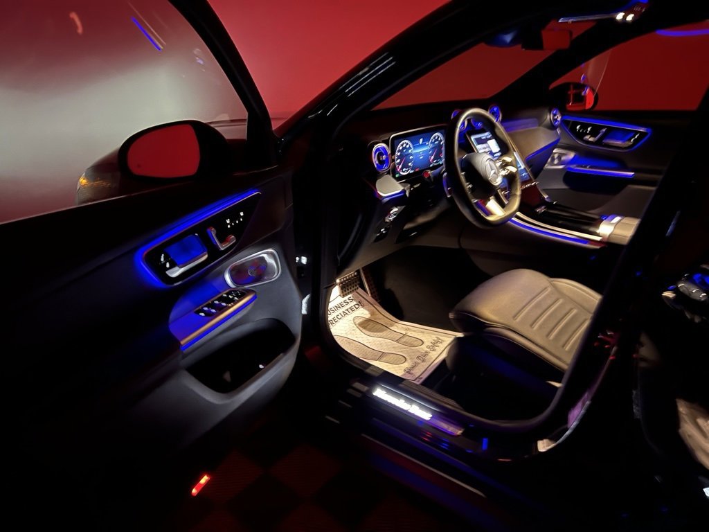 Used 2025 Mercedes-Benz GLC 300 4MATIC image 29