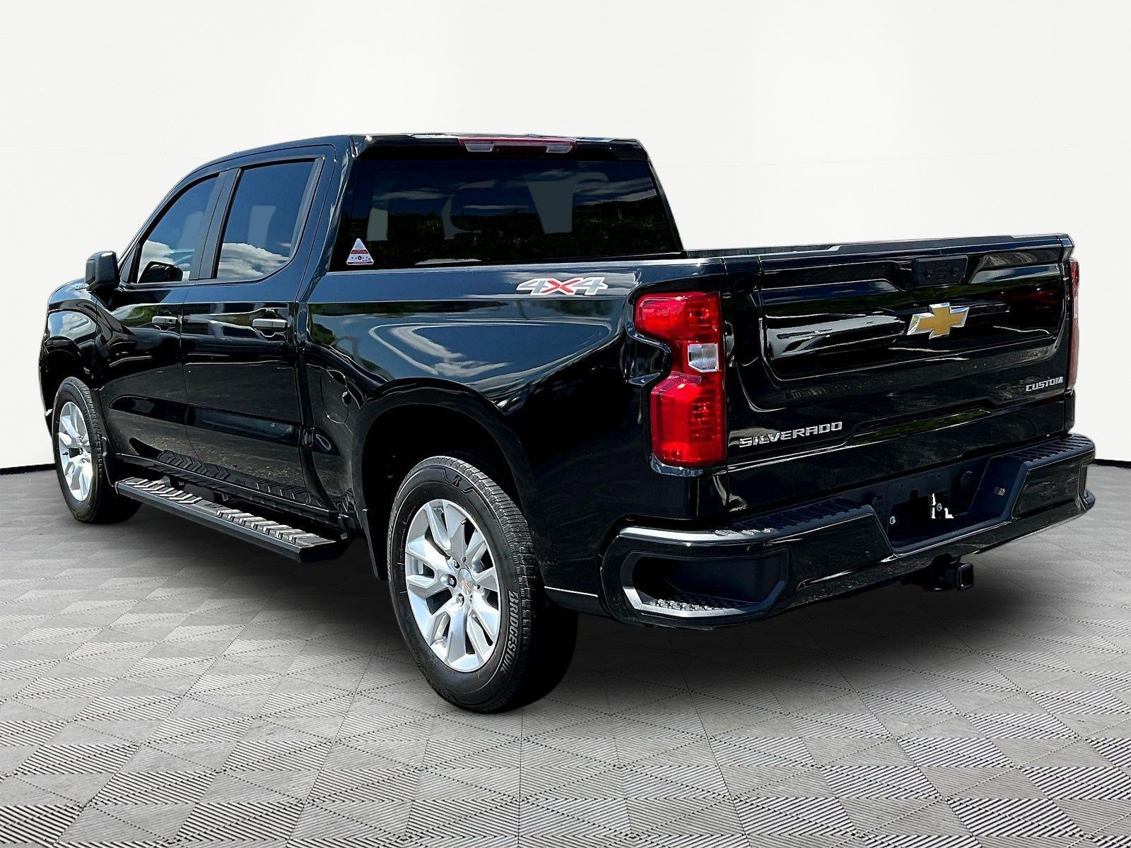 Used 2024 Chevrolet Silverado 1500 Custom AWD/4WD image 4