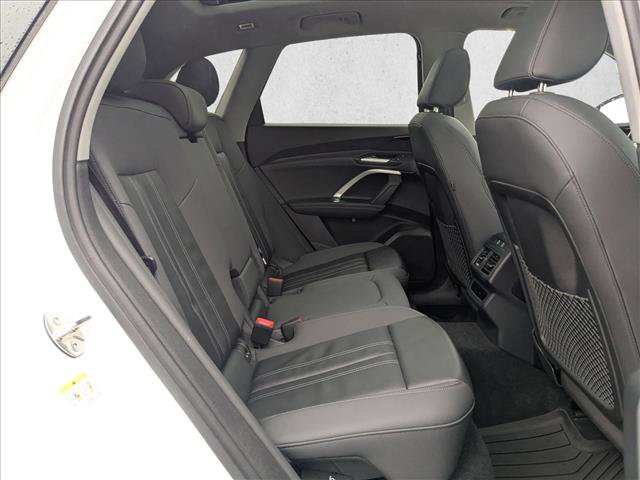 Used 2025 Audi Q5 Premium w/ Convenience Package image 22