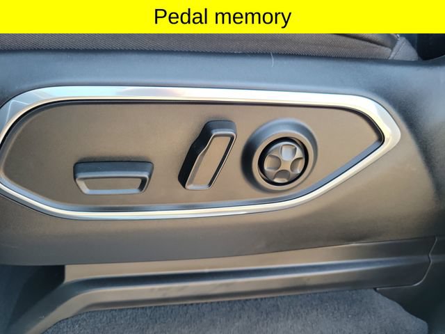 Used 2023 Jeep Wagoneer 4WD w/ Mopar Step-Up Package image 23