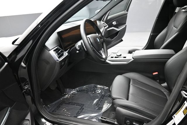 Used 2024 BMW 330i Sedan w/ Convenience Package RWD image 17