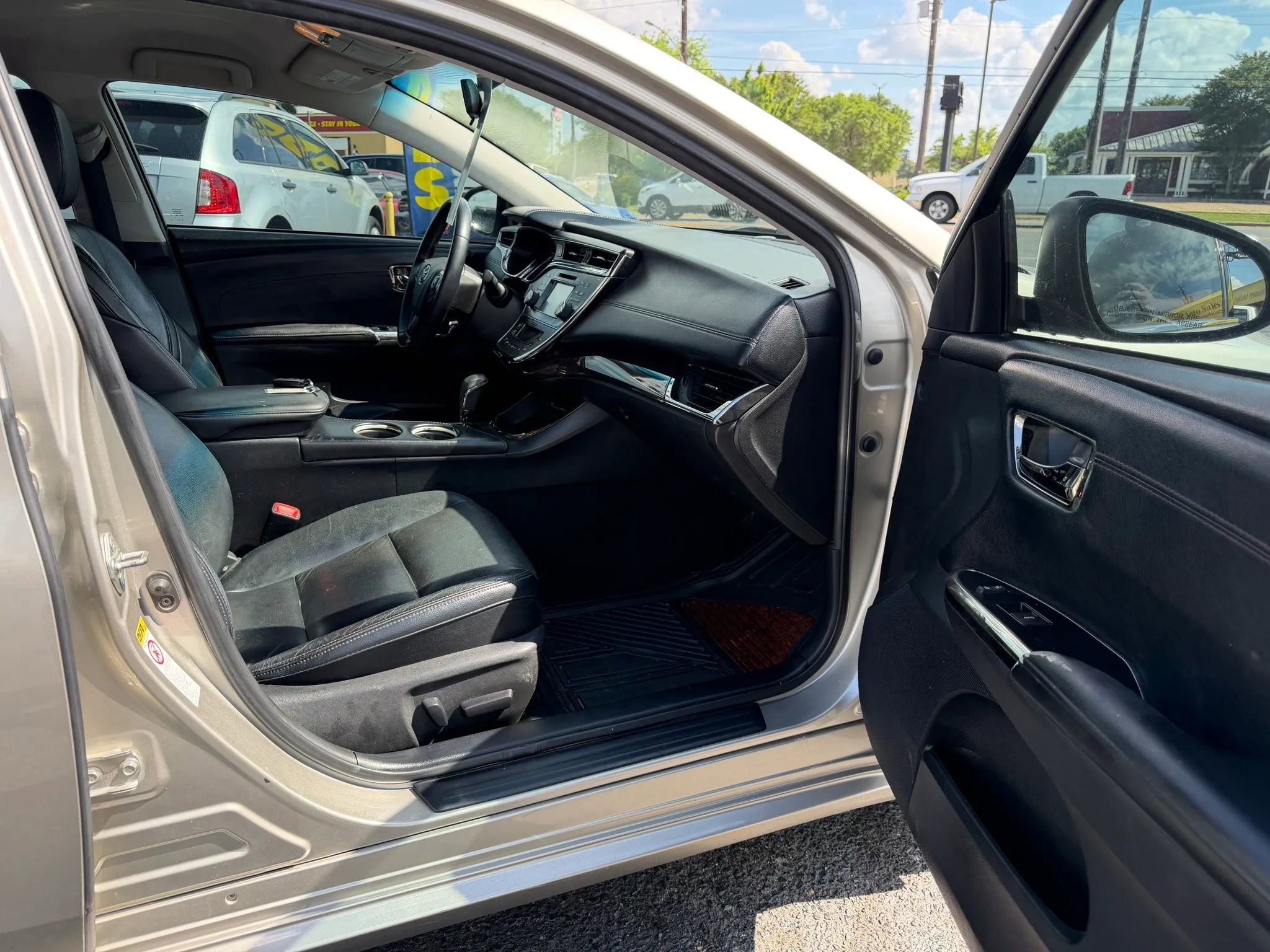 Used 2014 Toyota Avalon XLE FWD image 11