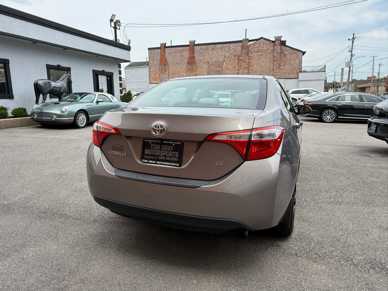 Used 2015 Toyota Corolla LE FWD image 3