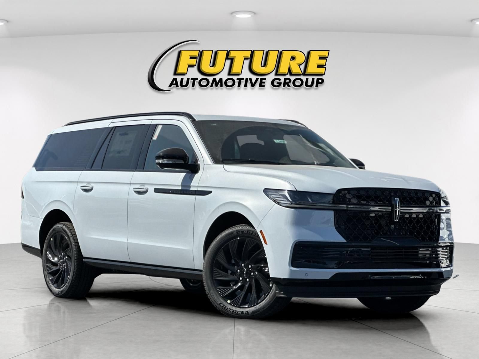 New 2026 Lincoln Navigator L Reserve w/ Jet Appearance Package