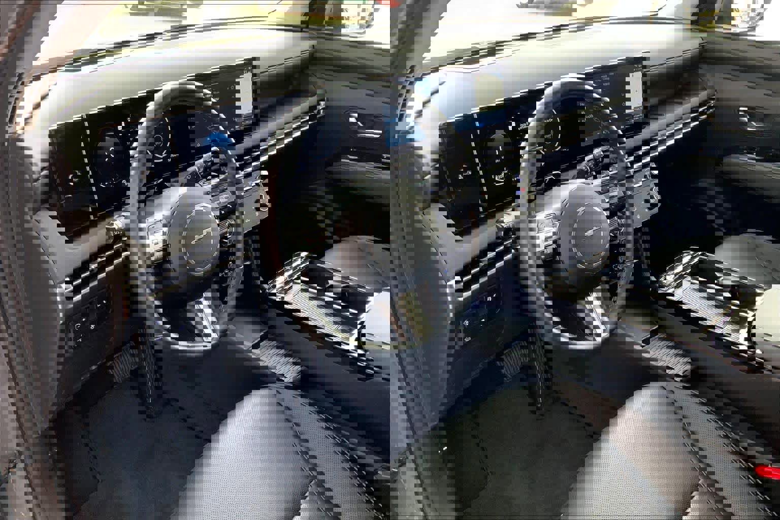 Used 2025 Hyundai Tucson Limited FWD image 18