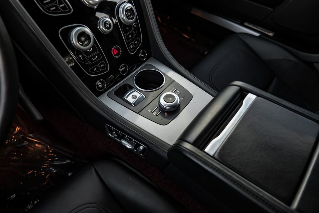 Used 2016 Aston Martin Rapide S image 21