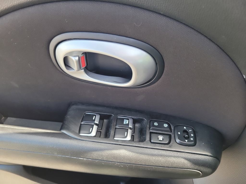 Used 2017 Kia Soul image 14