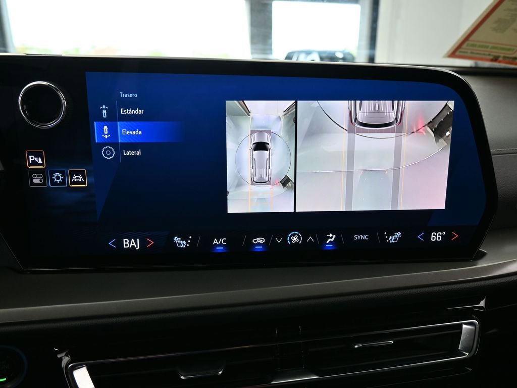 Used 2024 Chevrolet Traverse LS image 21