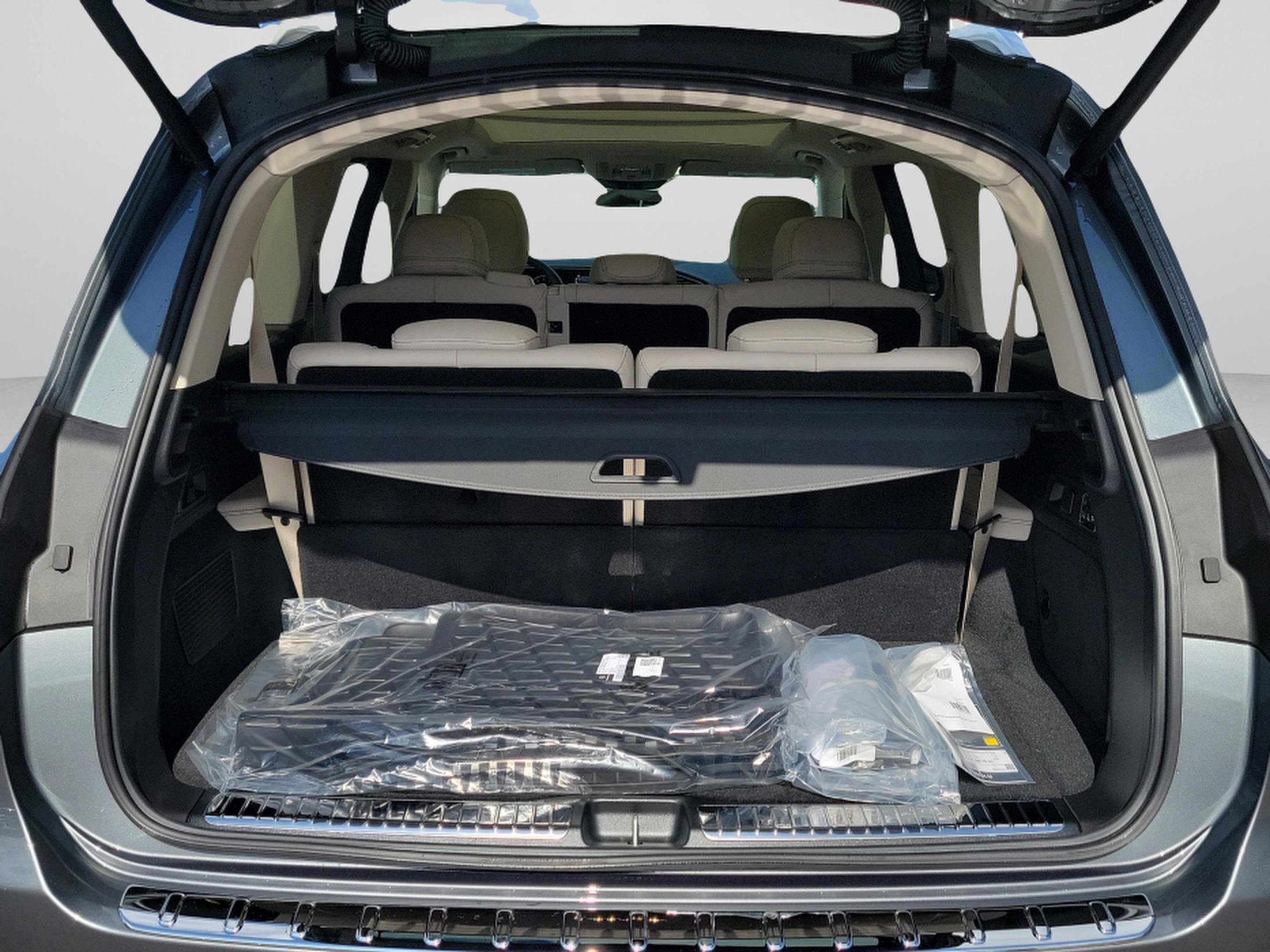 New 2026 Mercedes-Benz GLS 450 4MATIC image 4