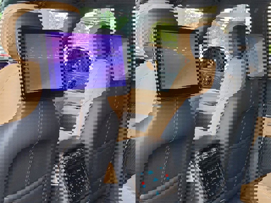 New 2025 Cadillac Escalade IQ Luxury 2 image 19