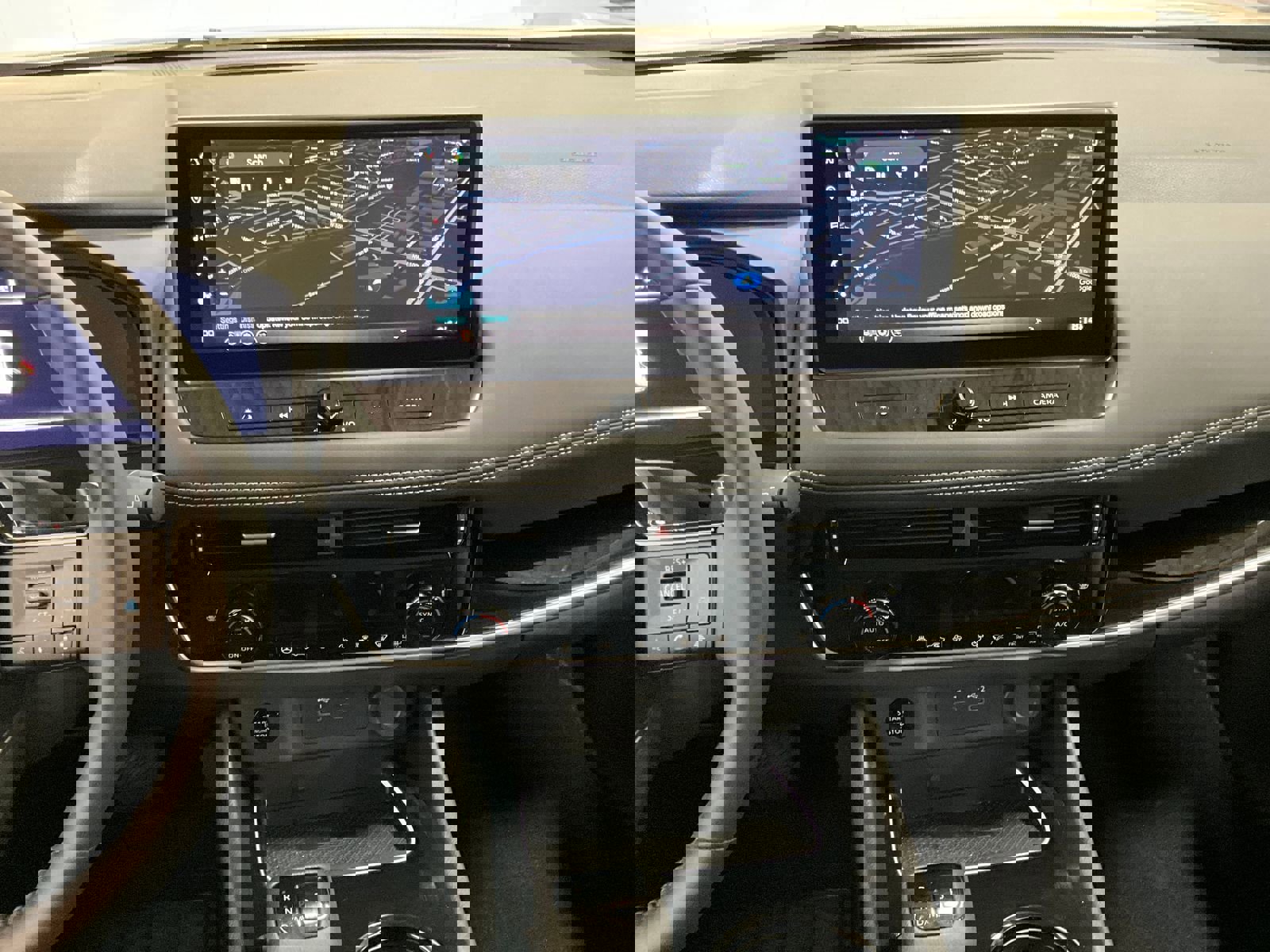 Used 2025 Nissan Rogue SL image 5