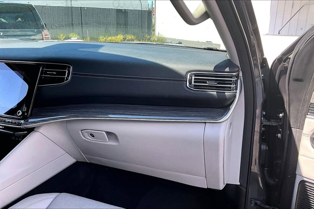 Used 2022 Jeep Wagoneer Series III w/ Flexible Seating Group RWD image 27