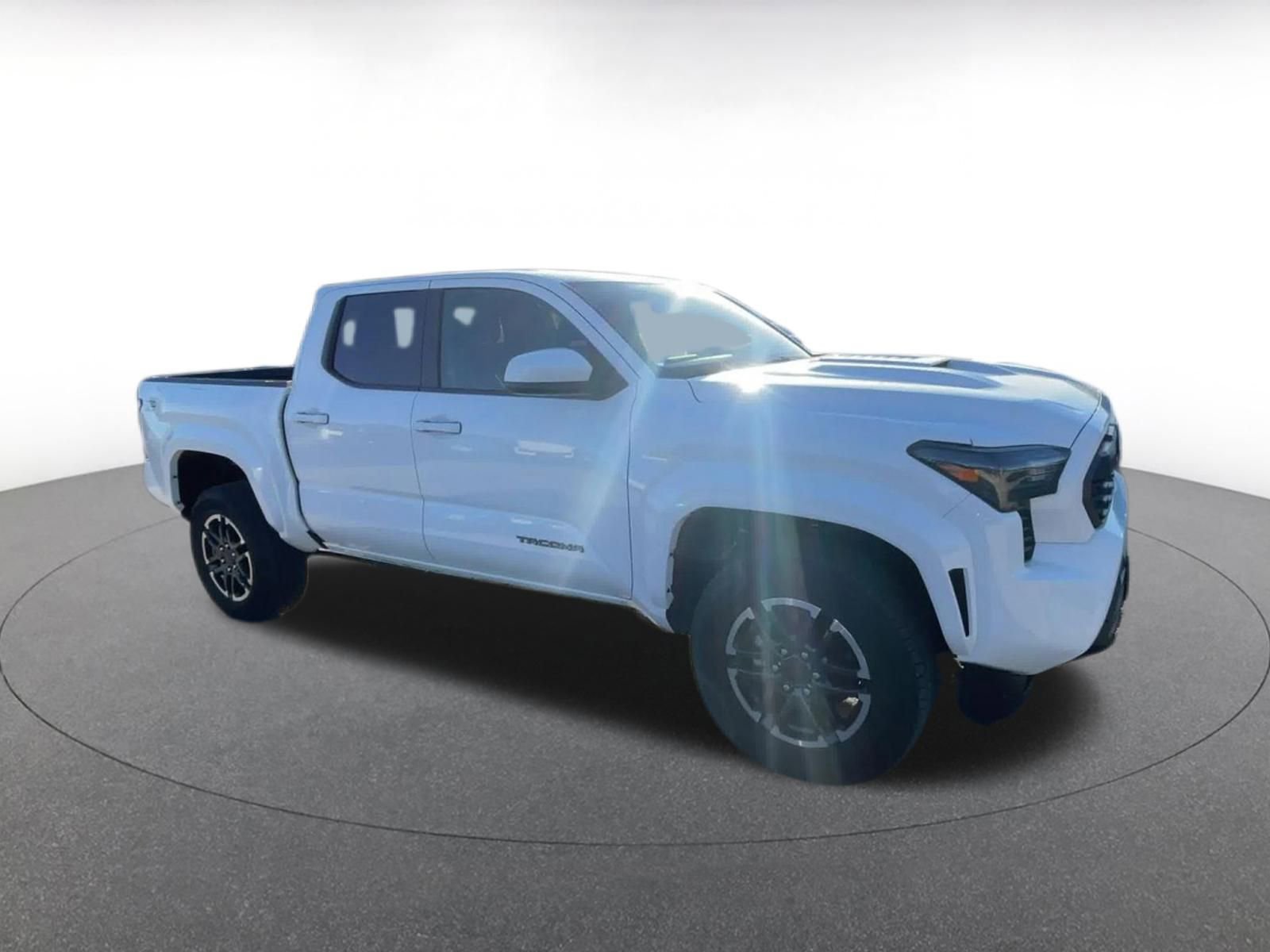Used 2024 Toyota Tacoma TRD Sport image 2