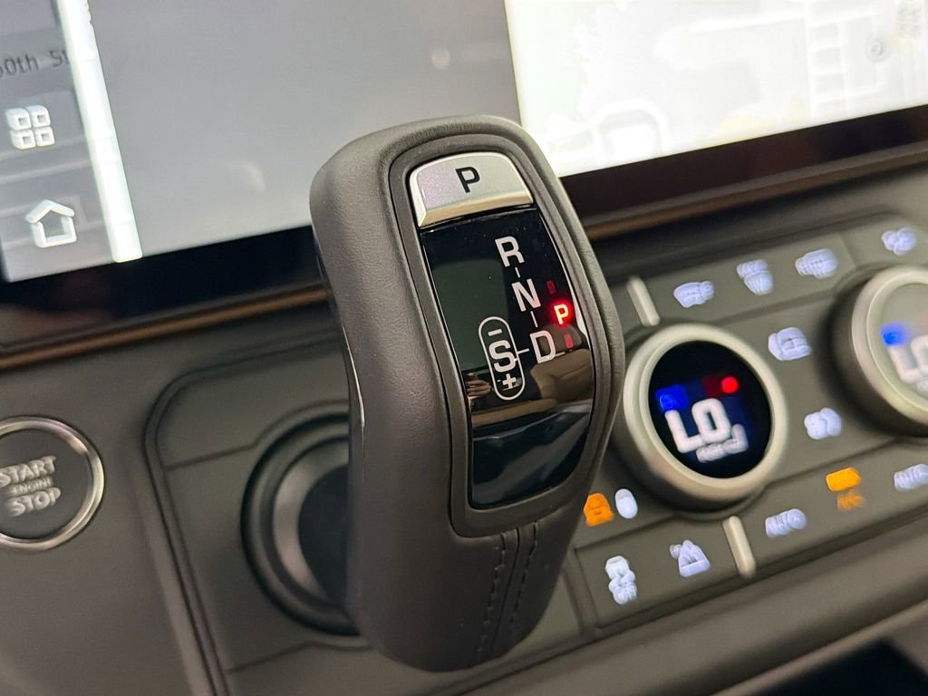 New 2026 Land Rover Defender 130 V8 AWD/4WD image 17