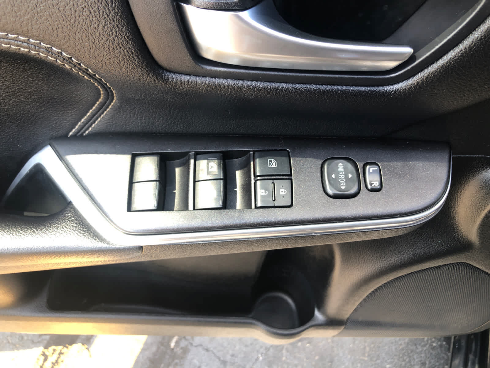 Used 2017 Toyota Camry XLE FWD image 21
