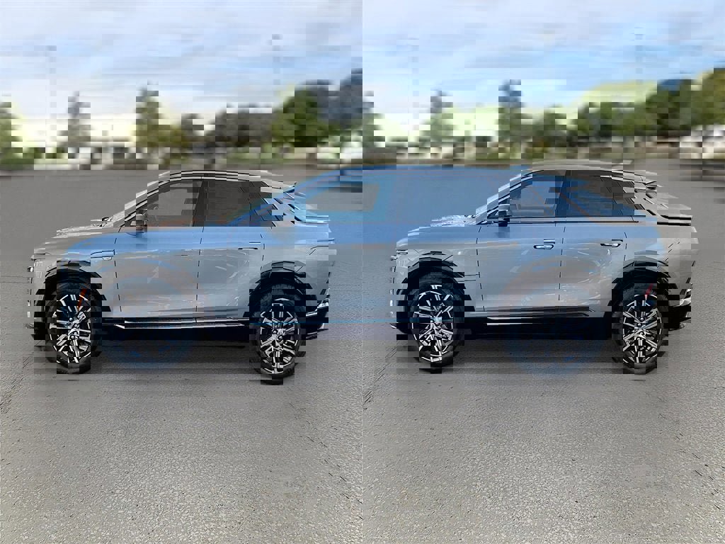 New 2026 Cadillac Lyriq Luxury image 3