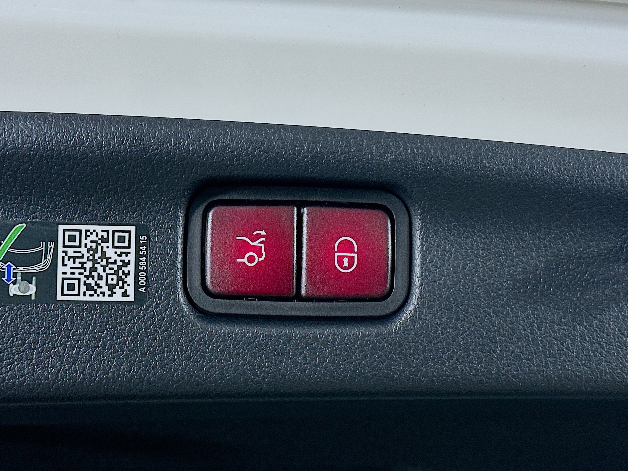 Certified 2025 Mercedes-Benz C 300 4MATIC Sedan image 35