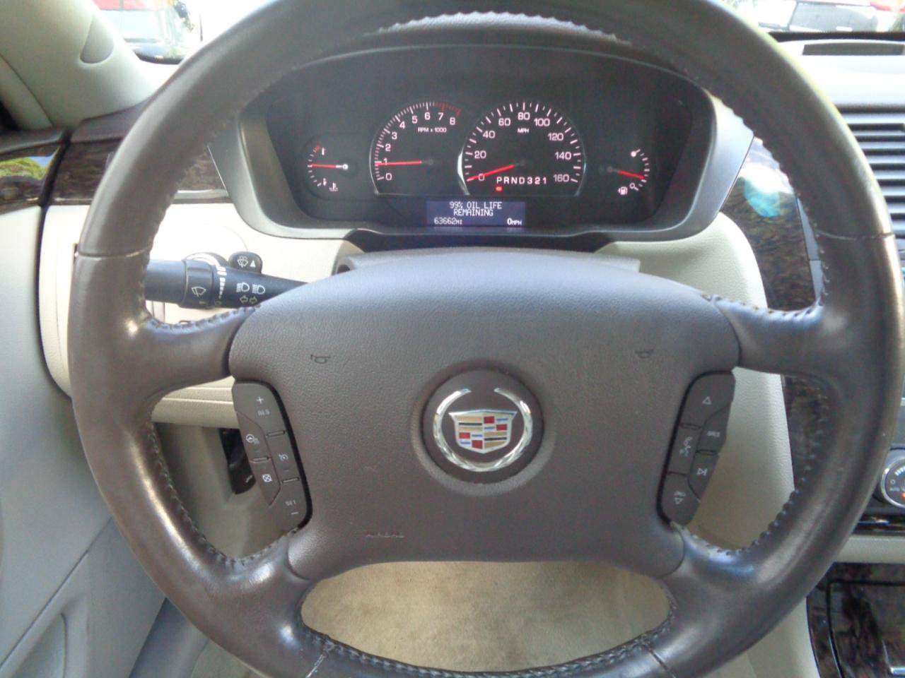 Used 2011 Cadillac DTS Luxury FWD image 35