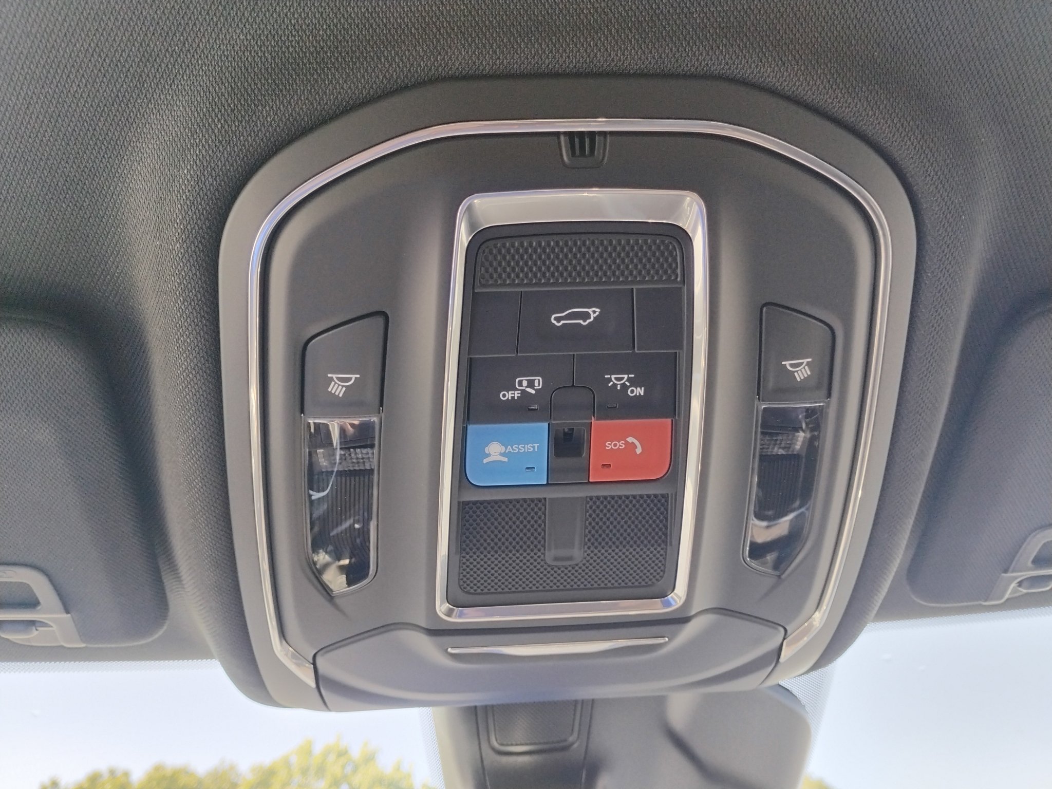 New 2027 Jeep Grand Cherokee Altitude AWD/4WD image 38