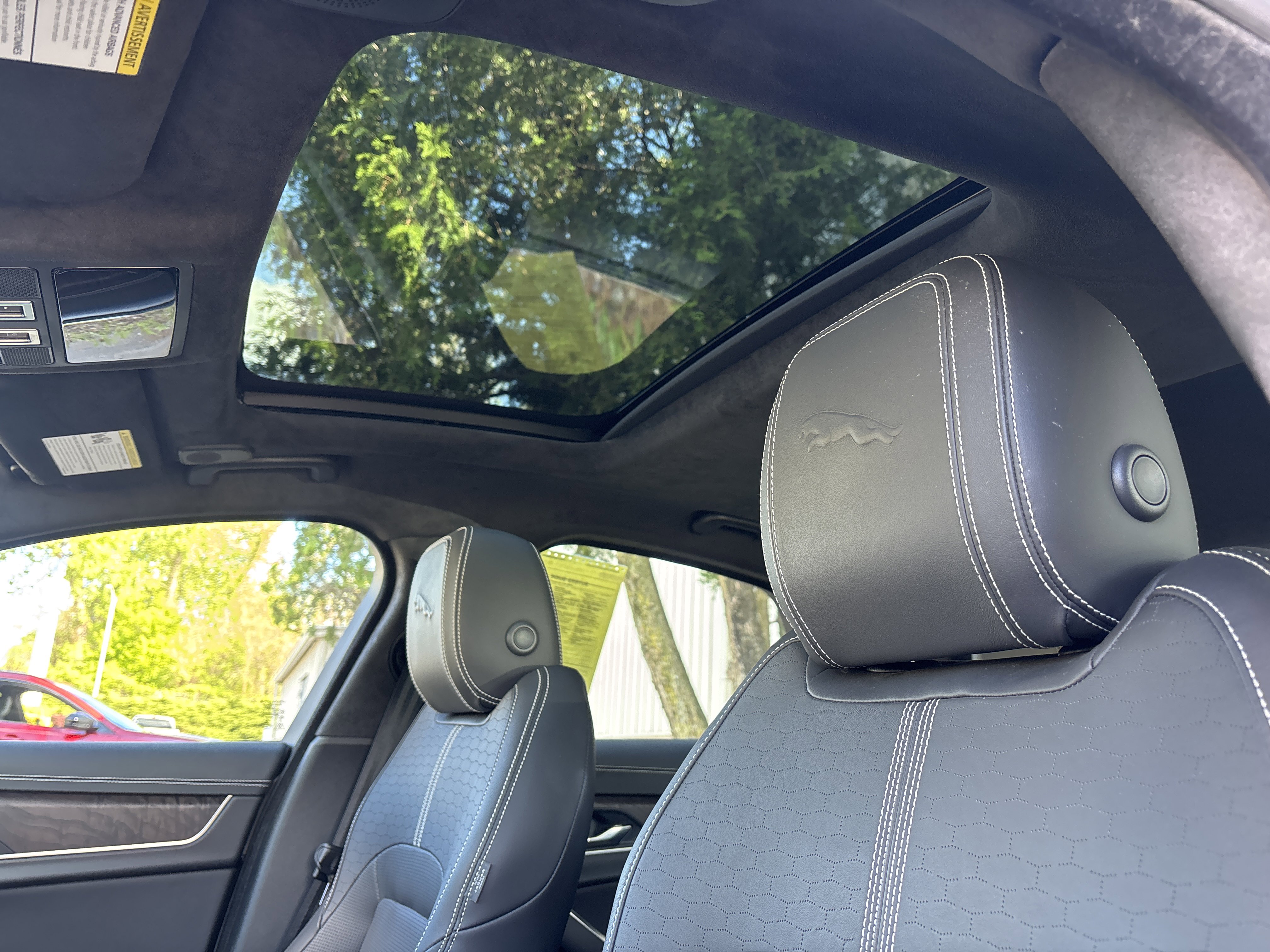 Used 2022 Jaguar XF R-Dynamic SE AWD/4WD image 22