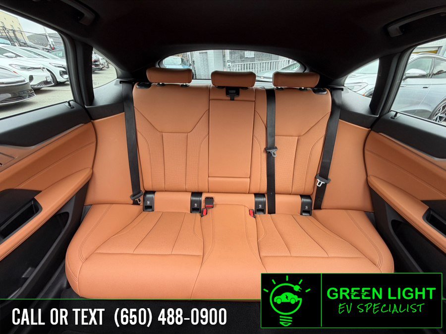Used 2023 BMW i4 eDrive40 w/ M Sport Package RWD image 39