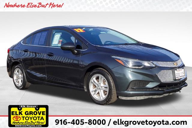 Used 2017 Chevrolet Cruze LT image 1