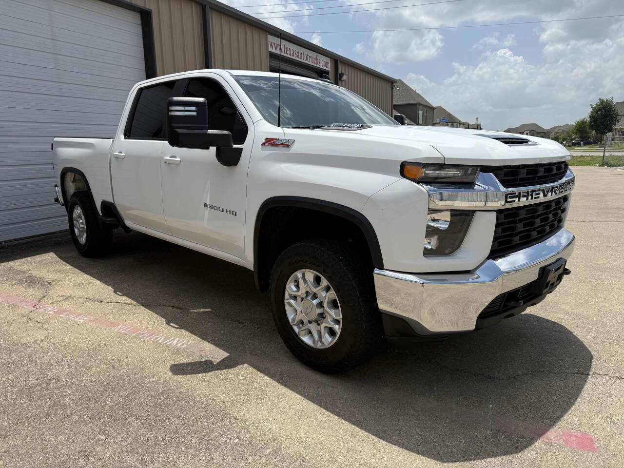 Used 2021 Chevrolet Silverado 2500 LT w/ Z71 Off-Road Package image 3