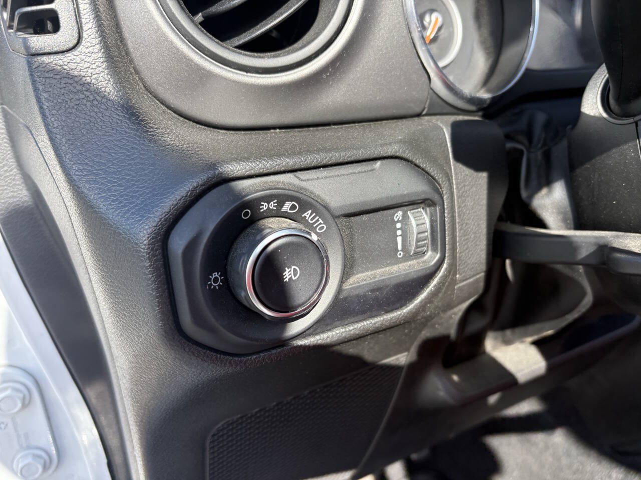 Used 2023 Jeep Wrangler Sport AWD/4WD image 37