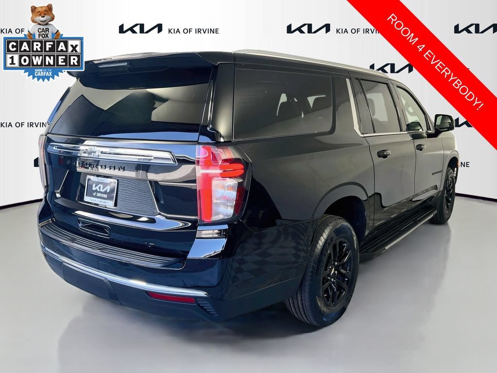 Used 2022 Chevrolet Suburban LT w/ Luxury Package RWD image 7