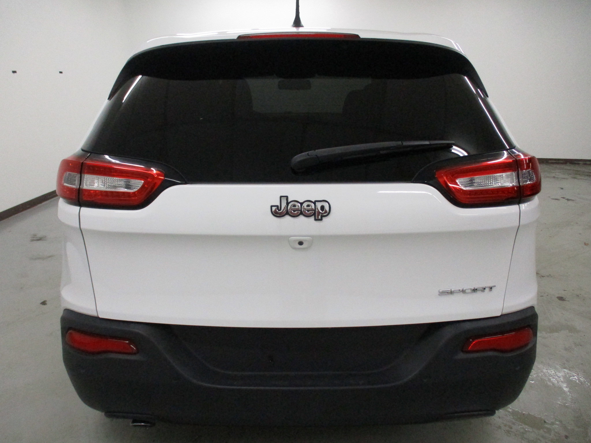 Used 2017 Jeep Cherokee Sport w/ Cold Weather Group image 6