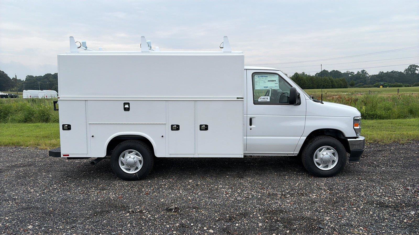 New 2027 Ford E-350 and Econoline 350 Super Duty w/ Power Equipment Group RWD image 6