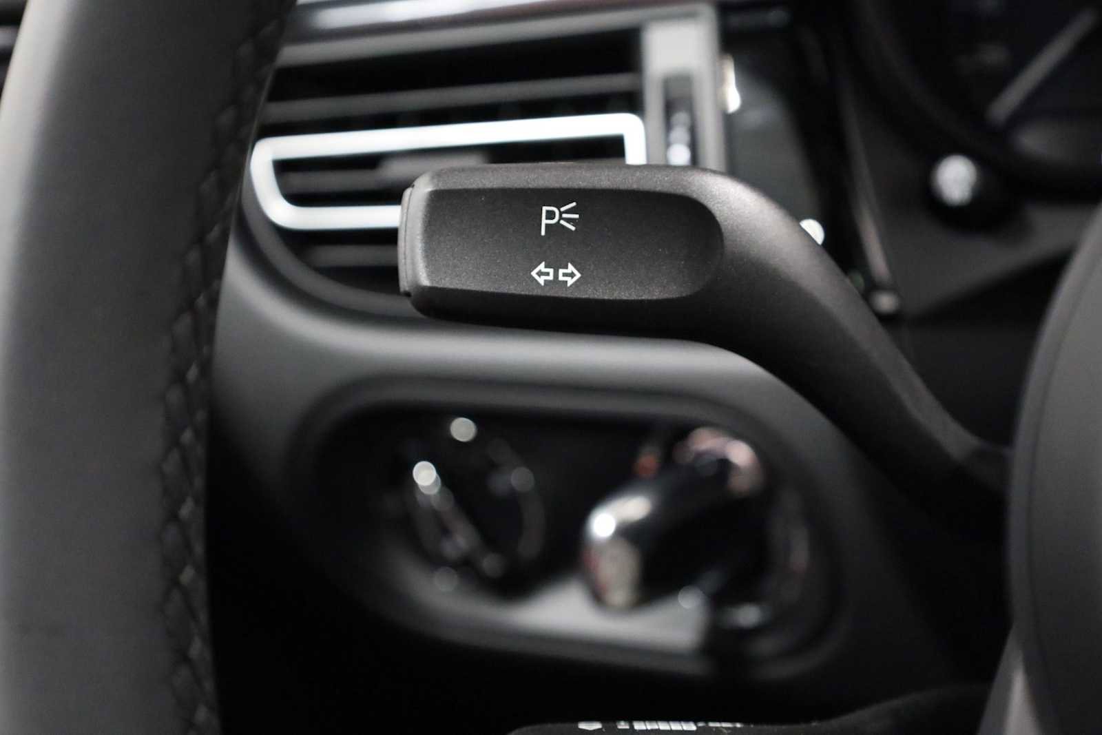 New 2026 Porsche Macan image 31