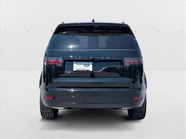 New 2025 Land Rover Discovery Dynamic SE image 8