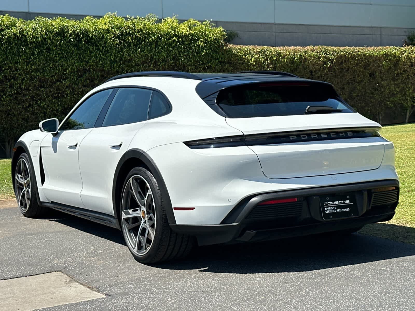 Certified 2024 Porsche Taycan 4 Cross Turismo AWD/4WD image 3