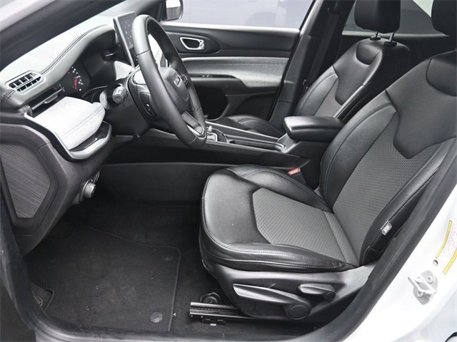 Used 2024 Jeep Compass Latitude image 18