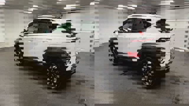 Used 2025 Hyundai Kona SEL image 6