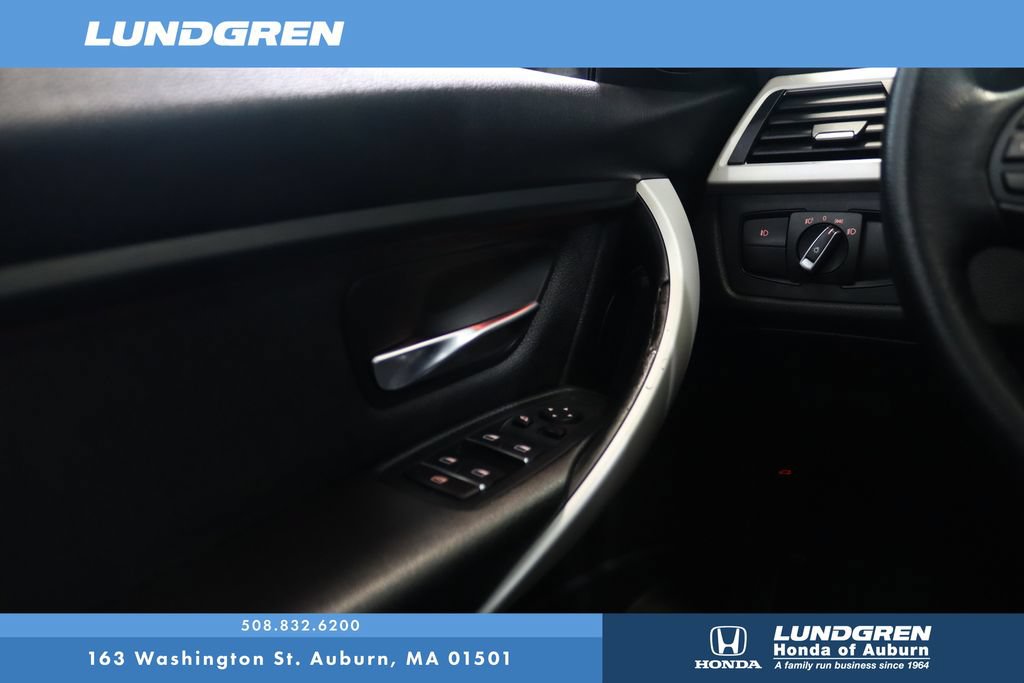 Used 2018 BMW 320i xDrive Sedan w/ Convenience Package AWD/4WD image 28