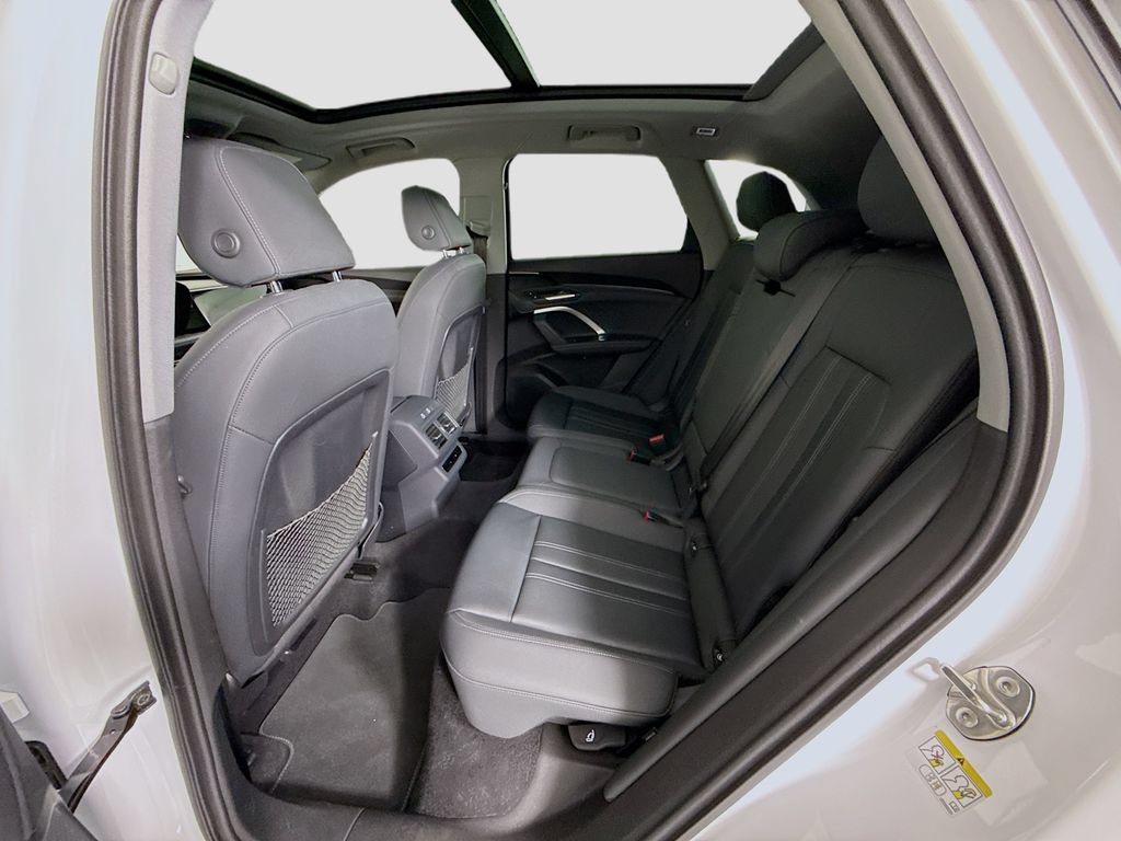 Used 2025 Audi Q5 Premium w/ Convenience Package AWD/4WD image 22