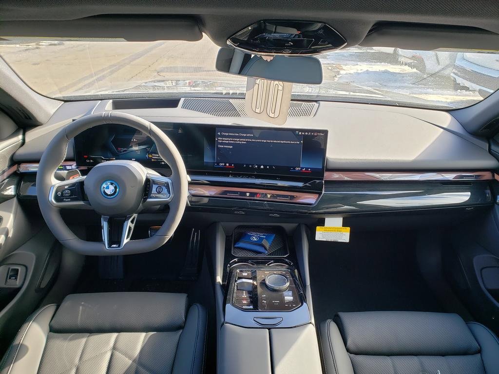 New 2026 BMW i5 eDrive40 w/ M Sport Package image 8