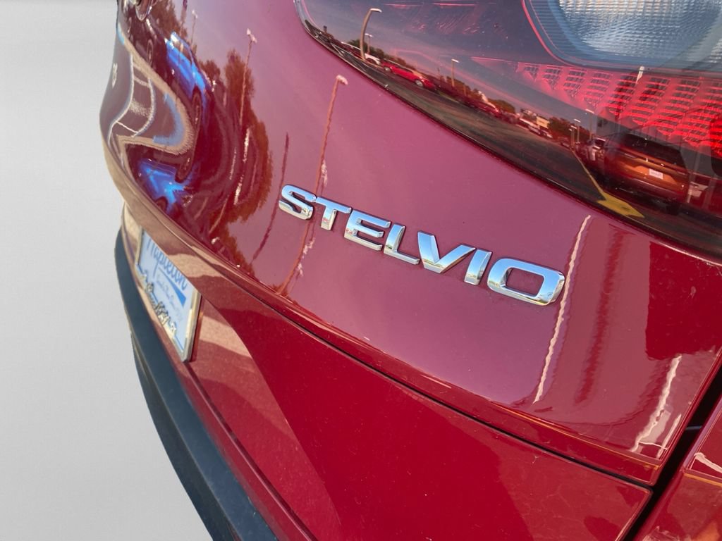 Used 2023 Alfa Romeo Stelvio Sprint RWD image 32